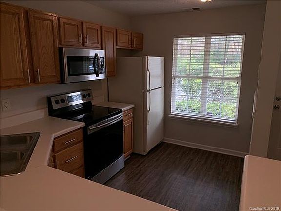 3rd image of 4118 Birch Leaf Ct