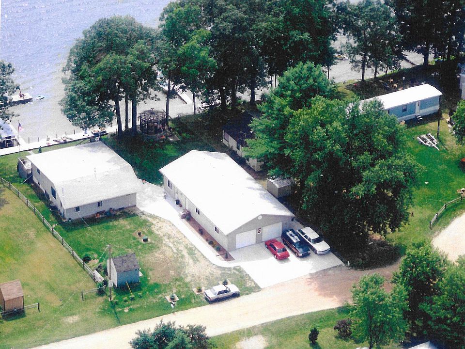 1st image of 22735 Lake Dr