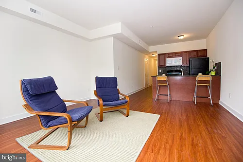 6040 Market St #3 Photo 1