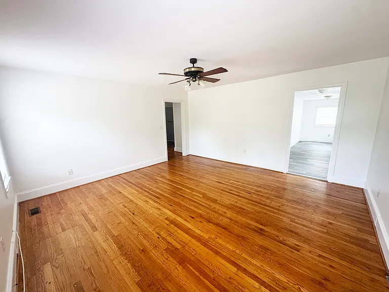 124 Garysburg Cir — Photo 6