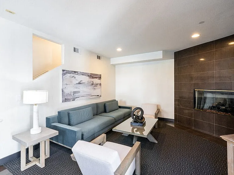 Park Regency Apartments — Photo 14