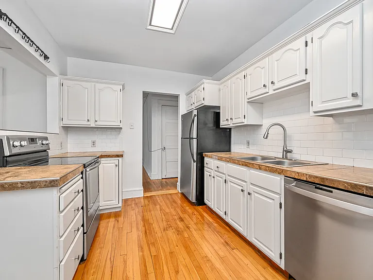 3900 Sheridan Ave S #1 — Photo 6