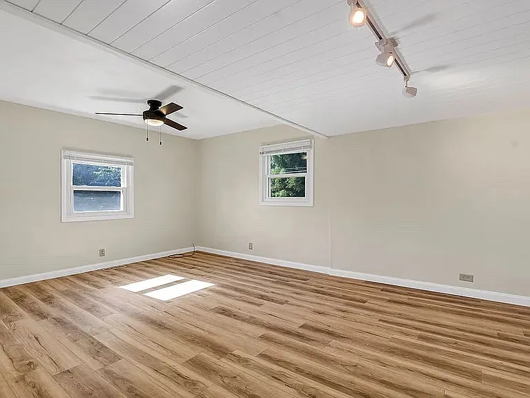 4918 Tiemann Ave — Photo 7