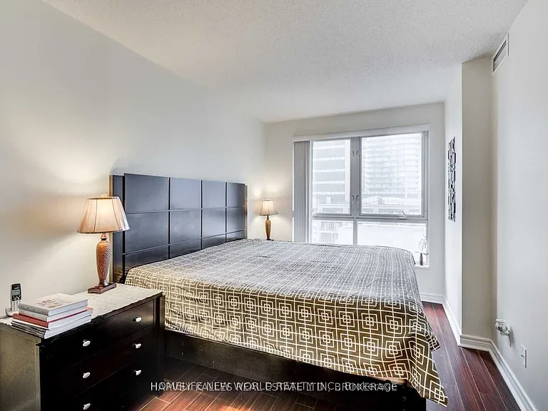 55 Bloor St E #2001 — Photo 16