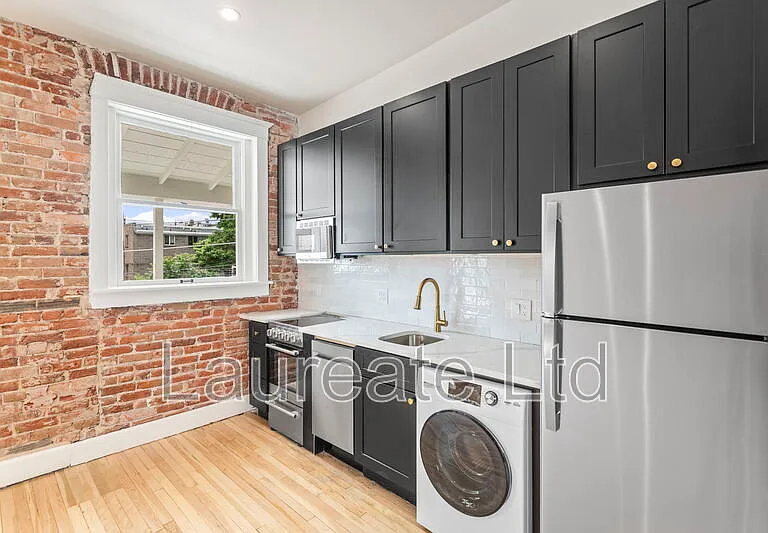 1256 N Clarkson St #8 — Photo 6