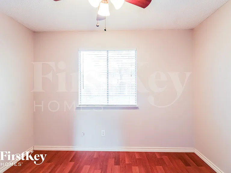 918 Cheyenne Meadows Dr — Photo 12
