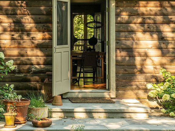 4th image of 46 Miller Brook Lane