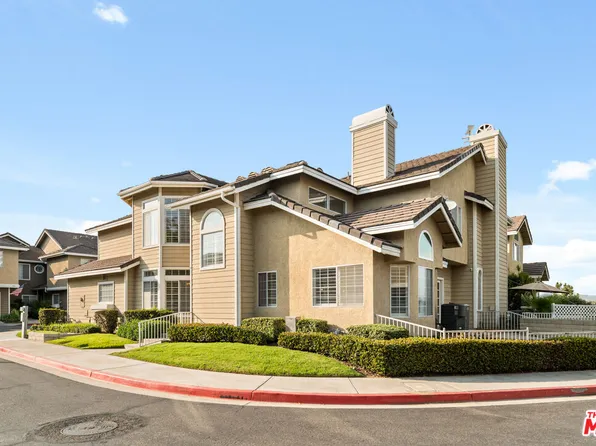 736 S Crown Pointe Dr, Anaheim, CA 92807