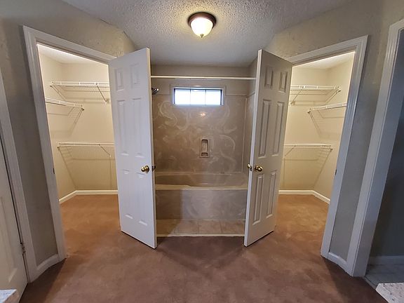 4th image of 2593 Laurelcrest Dr