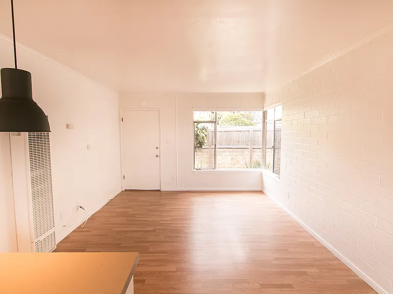 Charming 1br/1ba with Mid Century Touches in Ocean Beach/Point Loma — Photo 9