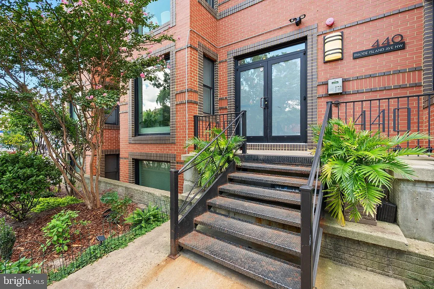440 Rhode Island Ave NW — Photo 2