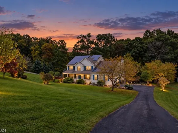 18 Cornerstone Dr, Allamuchy Twp., NJ 07840