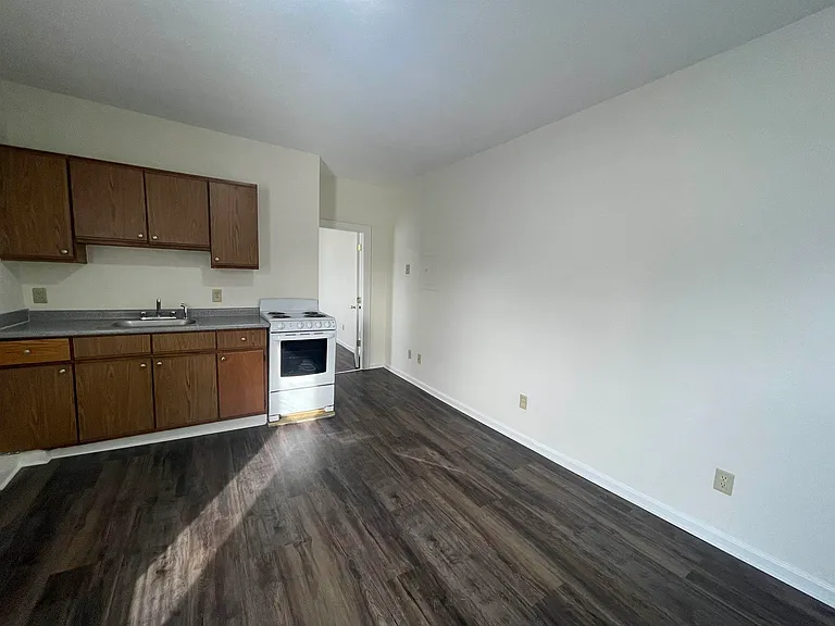 193 N Turner St #3W — Photo 10