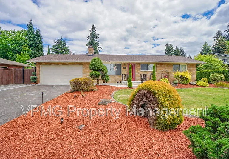 705 NE 94th Ave — Photo 1