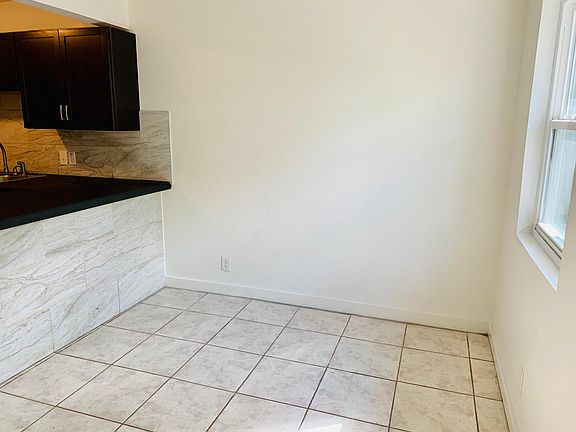 4th image of 1006 N Meadows Dr #B