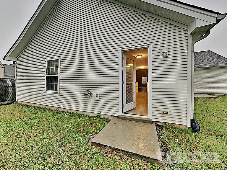 2829 Elijah Dr — Photo 17
