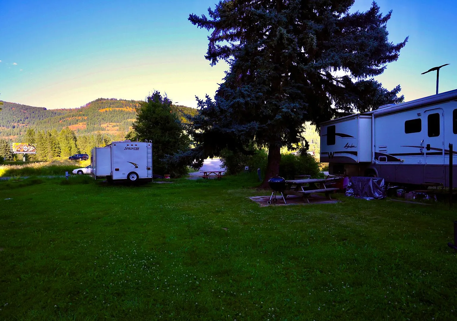 Basecamp Living | RV #1 — Photo 3