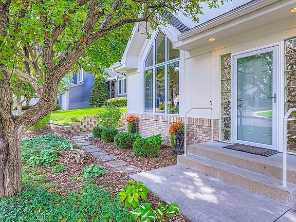 3rd image of 3056 Saint Albans Hollow Cir