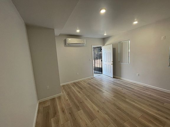 3rd image of 1767 S Magnolia Ave #12
