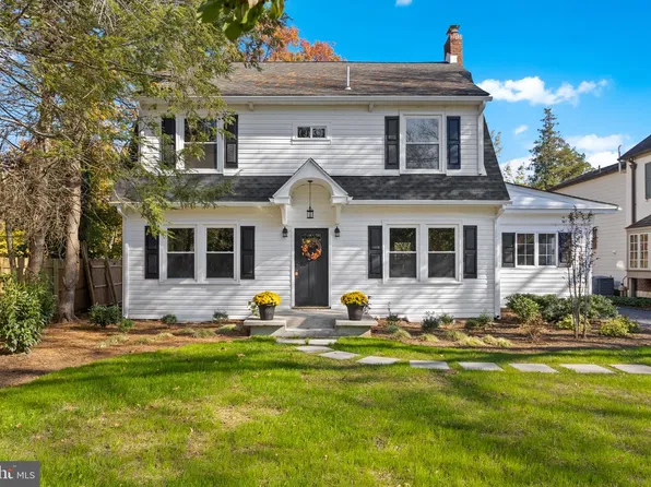 2082 Pennington Rd, Ewing, NJ 08618