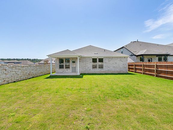2nd image of 500 Olinda Way