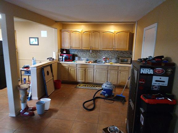 3rd image of 5427 Marconi St