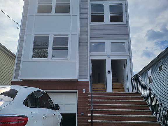 4th image of 415 S 7th St Floor 1