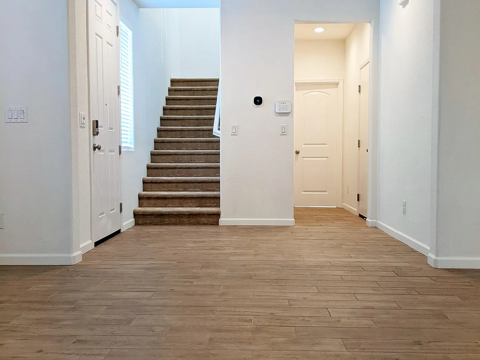 3 bed, 1745 sqft, $2,900 — Photo 3