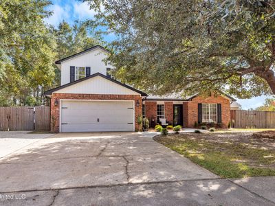 4 N Lakeview Dr, Ocean Springs, MS, 39564