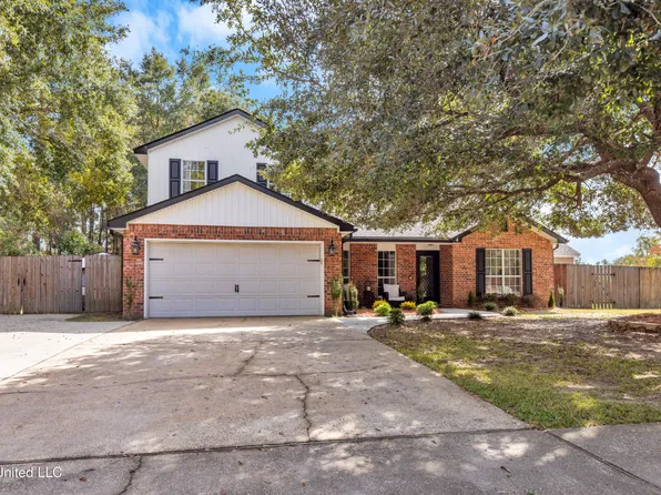 4 N Lakeview Dr, Ocean Springs, MS 39564