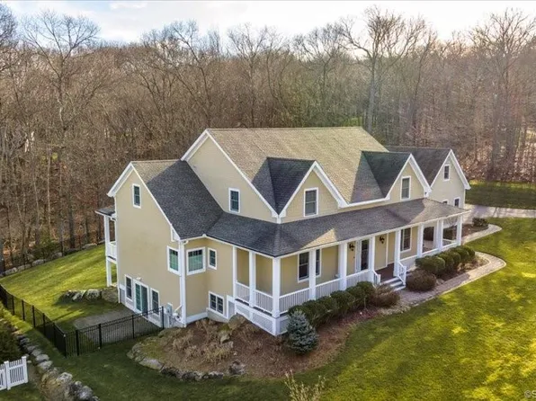 18 Heron Pond Road, Essex, CT 06426