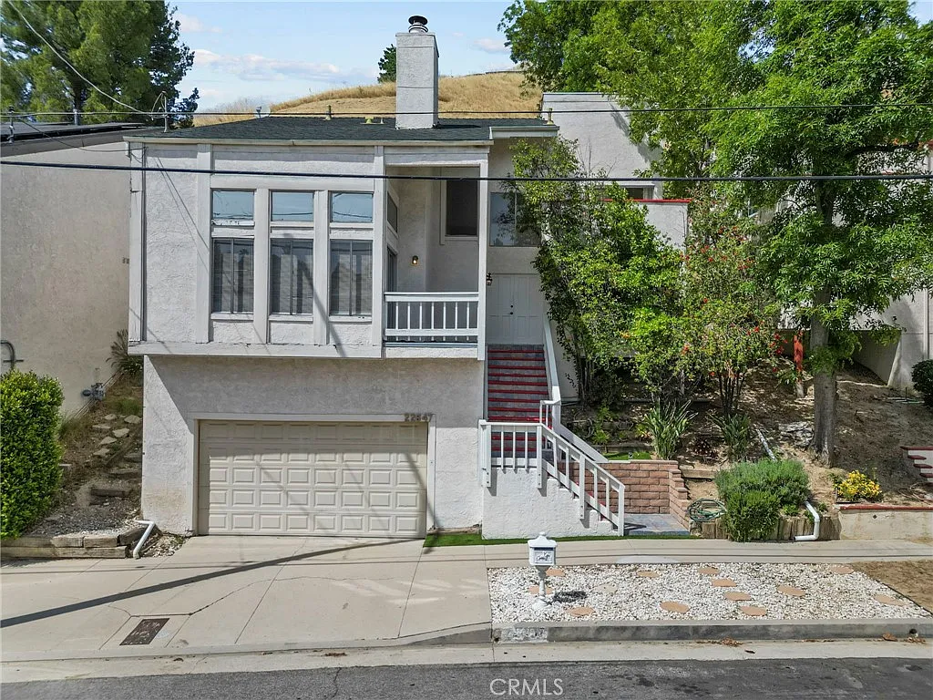 4 bed, 2188 sqft, $4,550 — Photo 2