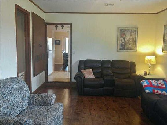 3rd image of 237 Bowling Green Dr