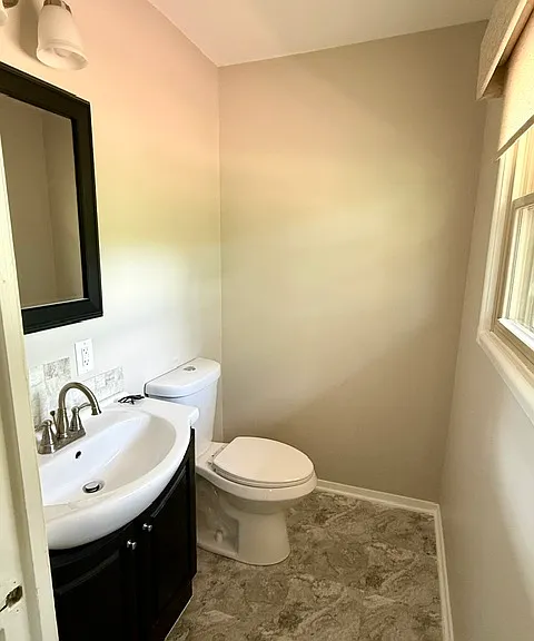 222 Westlea Dr — Photo 15