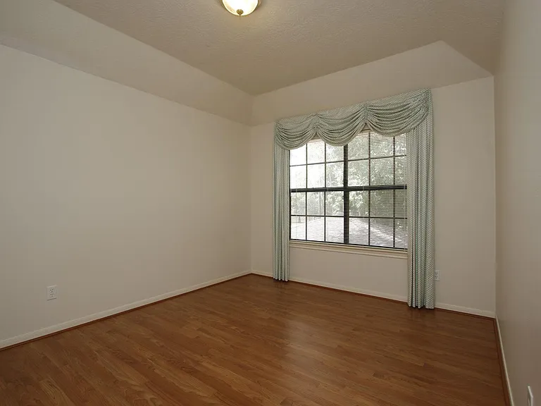 13618 Shadow Falls Ct — Photo 26