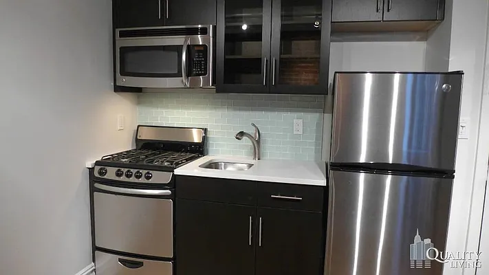 Rented by (Legacy) NY Quality Living Uptown | media 13