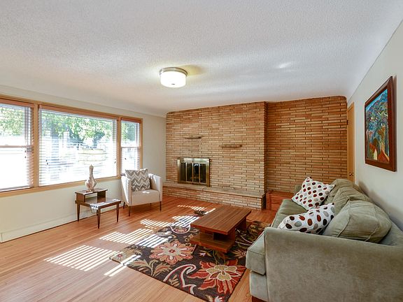 2nd image of 3802 E 40th St