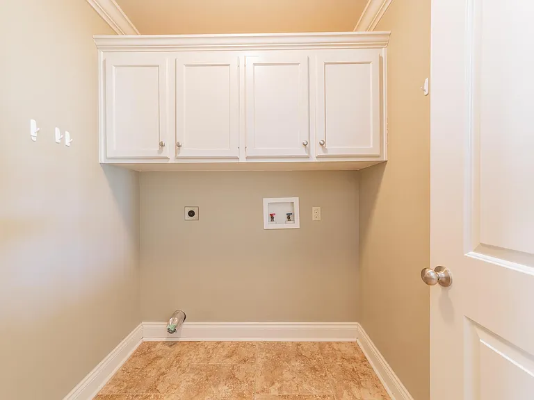 917 Lillian Michel Dr — Photo 17