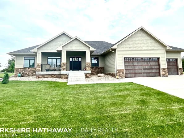117 Platte View Rd, Phillips, NE 68865