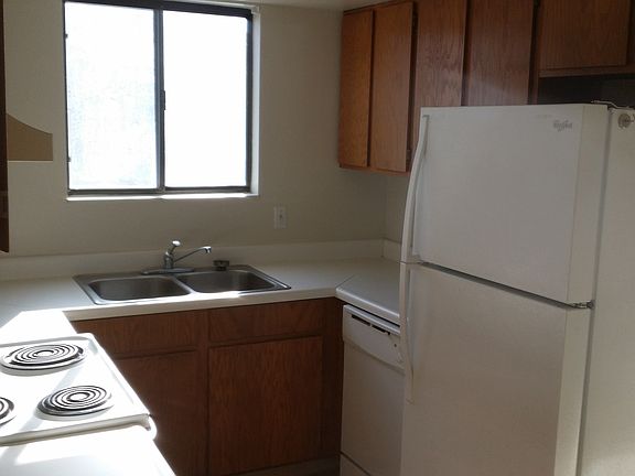 3rd image of 987 E Creek Hill Ln #30