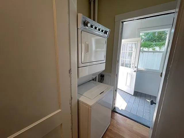 98 Winsor Ave #1 — Photo 26