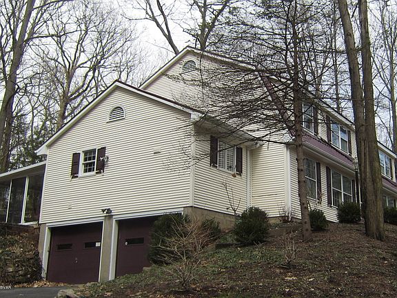2nd image of 1669 Campbell St