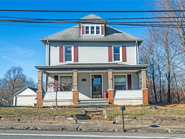 2448 N Delaware Dr, Mount Bethel, PA 18343
