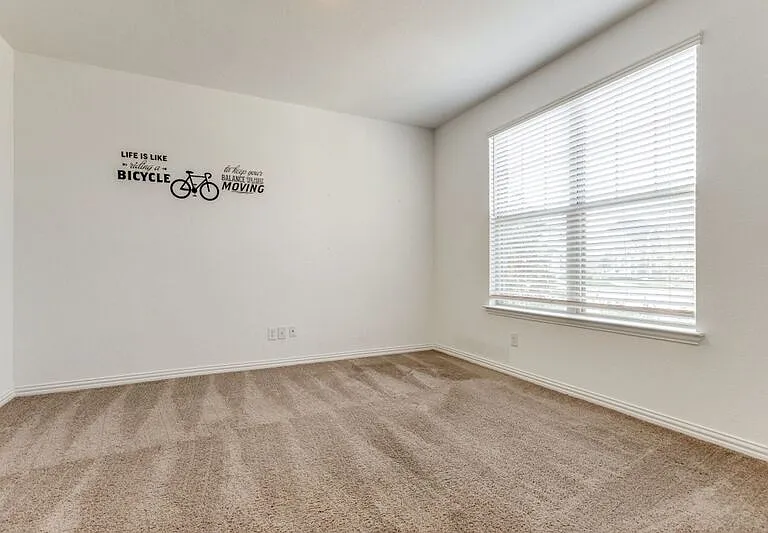 1501 Ross Ave — Photo 7