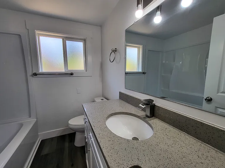 666 Hawthorne Ave NE #666 — Photo 12