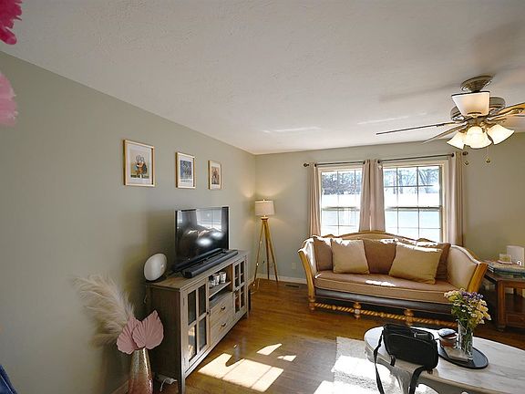 4th image of 2207 W 8th Ave
