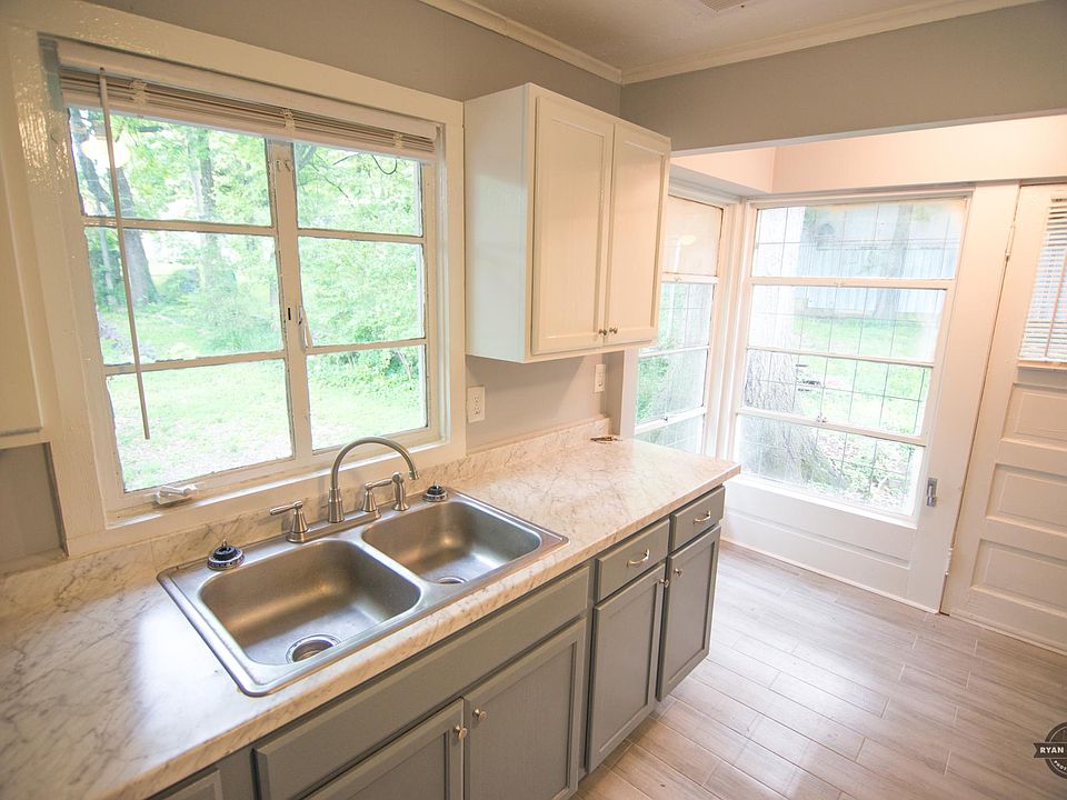 Great Natural light in Kitchen