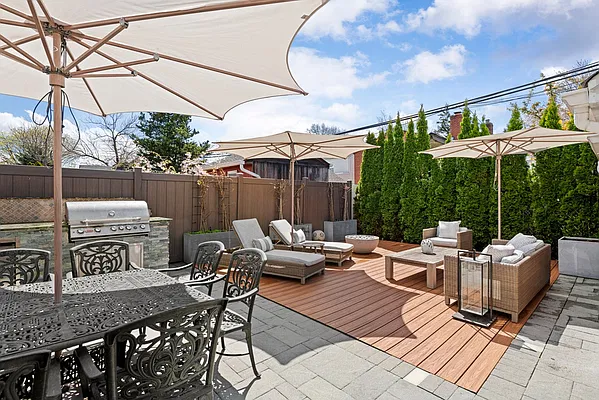 Sold by Nest Seekers International | media 17