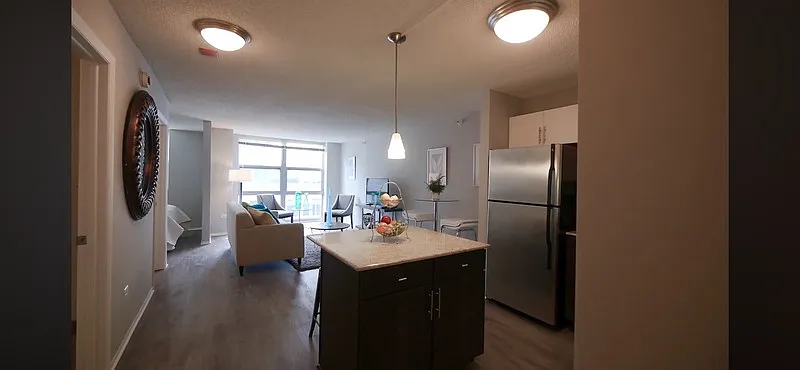 1 bed, 1.0 bath, 690 sqft, $2,360 — Photo 1