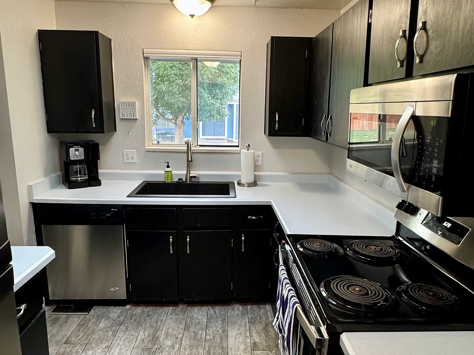 2 bed, 900 sqft, $2,200 — Photo 4